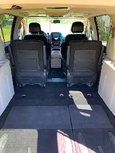 2011 Chrysler Town and Country for Sale - Photo 4