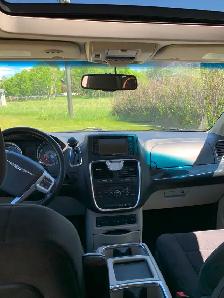 2011 Chrysler Town and Country for Sale - Photo 6