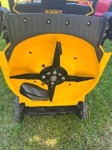 DEWALT 20V MAX 21.5-inch Electric Battery Lawnmower - Photo 5