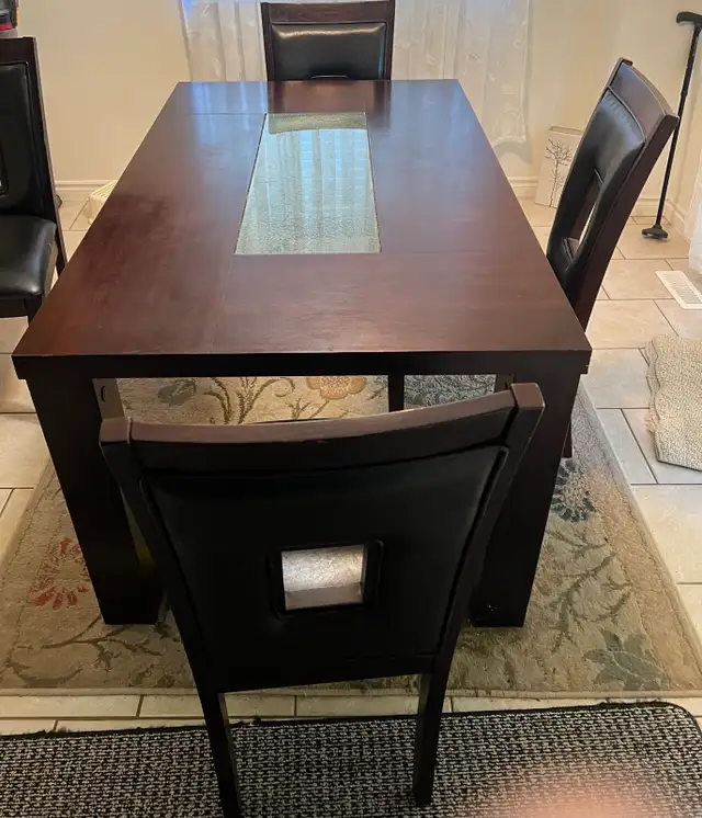 Table & 4 Chairs