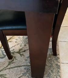 Table & 4 Chairs - Photo 3