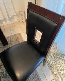Table & 4 Chairs - Photo 4