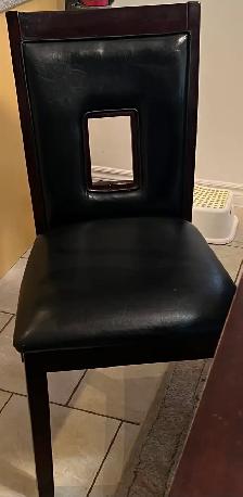 Table & 4 Chairs - Photo 5