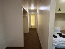 2 Bedroom - EK/Elmwood - 320 Poplar Ave - Photo 4