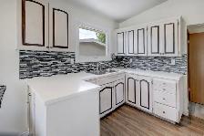 PRICE DROP! FRESHLY UPDATED 4 BED GREENVIEW HOME FOR SALE - Photo 3