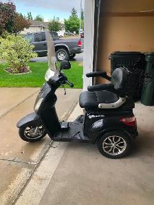 Scooter - Photo 3
