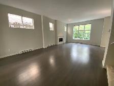3 Bed 1 Den   2.5 Bath Colborne Lane Townhouse for Rent ! - Photo 3