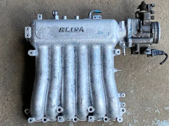 Hyundai Tiburon/Santa Fe Intake Manifold and Throttle Body