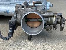 Hyundai Tiburon/Santa Fe Intake Manifold and Throttle Body - Photo 2