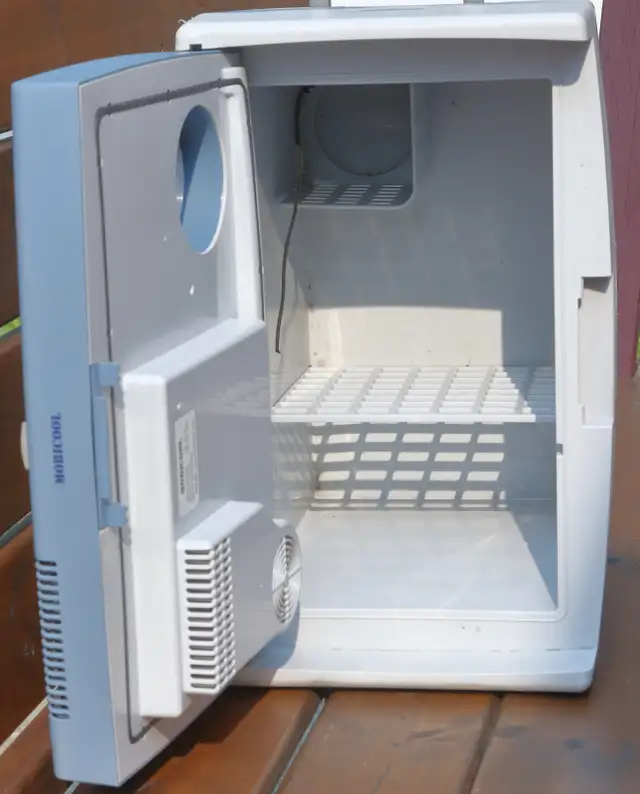 Mobicool large thermoelectric cooler/warmer