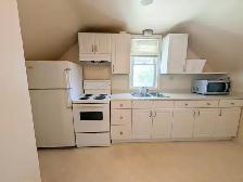 106 Haig St, St. Catharines - 1 Bed   Den Upper Unit - Photo 4