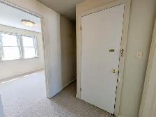 106 Haig St, St. Catharines - 1 Bed   Den Upper Unit - Photo 7