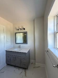 Renovated Farmhouse w 2 Acres – Country Living Near Peterborough - Photo 12