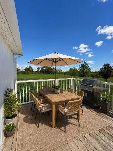 Renovated Farmhouse w 2 Acres – Country Living Near Peterborough - Photo 17