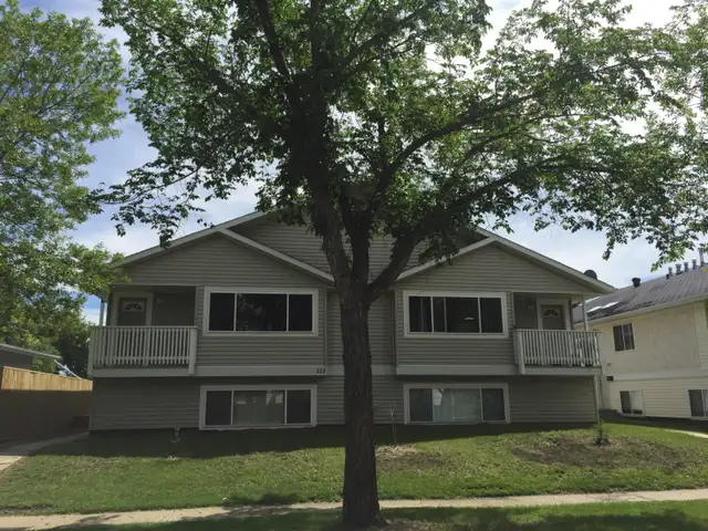 3 Bedroom 1 Bath 4-plex unit in Camrose