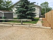3 Bedroom 1 Bath 4-plex unit in Camrose - Photo 3