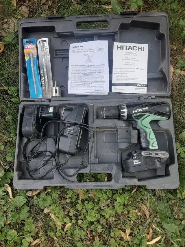 HITACHI cordless Drill, Two 18V Batteries  2 Concrete bits