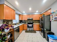 WELL MAINTAINED UPPER UNIT FOR LEASE–FLETCHER'S MEADOW, BRAMPTN - Photo 3