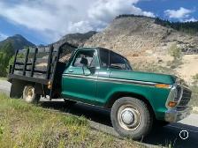 ‼️ Barn Find - 1979 Ford 250 2wd, 4-spd ‼️ - Photo 2
