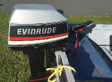 Bateau en cèdre et moteur - Photo 4