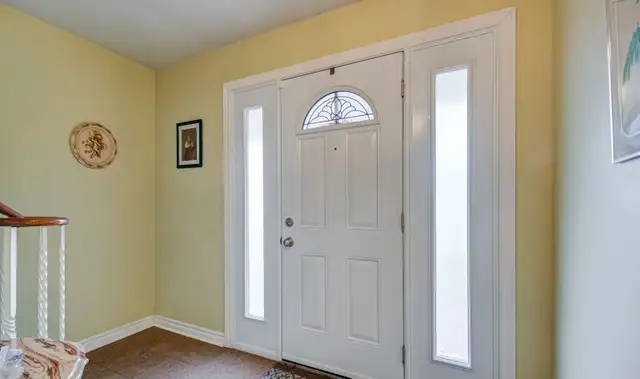 Bright Furnished Room for Rent – Applewood Heights, Mississauga