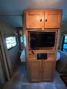 2013 Shadow Cruiser travel trailer - Photo 4