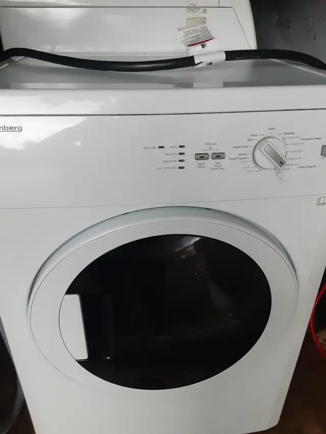 ✅ Blomberg Dryer 24' Wide 33' Height White Stacker & can deliver