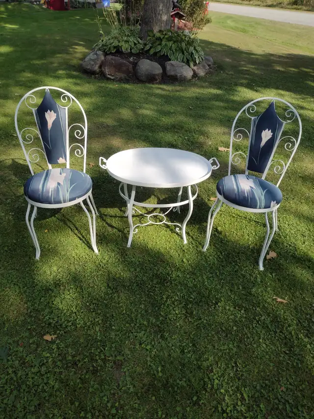 3 pcs Rod Iron patio set
