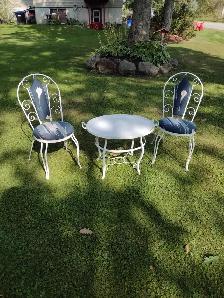 3 pcs Rod Iron patio set - Photo 3