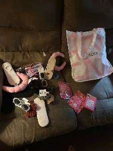 bunch of Ardens stuff comes with bag