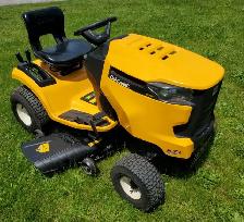 XT1 Cub Cadet with LT42' Deck Lawn tractor