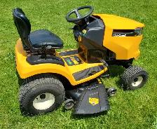 XT1 Cub Cadet with LT42' Deck Lawn tractor - Photo 3