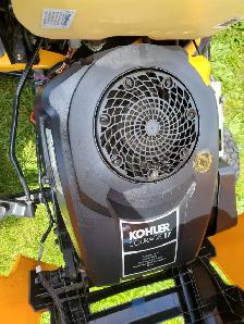XT1 Cub Cadet with LT42' Deck Lawn tractor - Photo 5