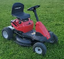 Troy-Bilt 30-in Lawn Tractor