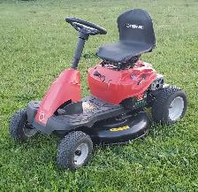 Troy-Bilt 30-in Lawn Tractor - Photo 2