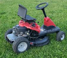Troy-Bilt 30-in Lawn Tractor - Photo 4