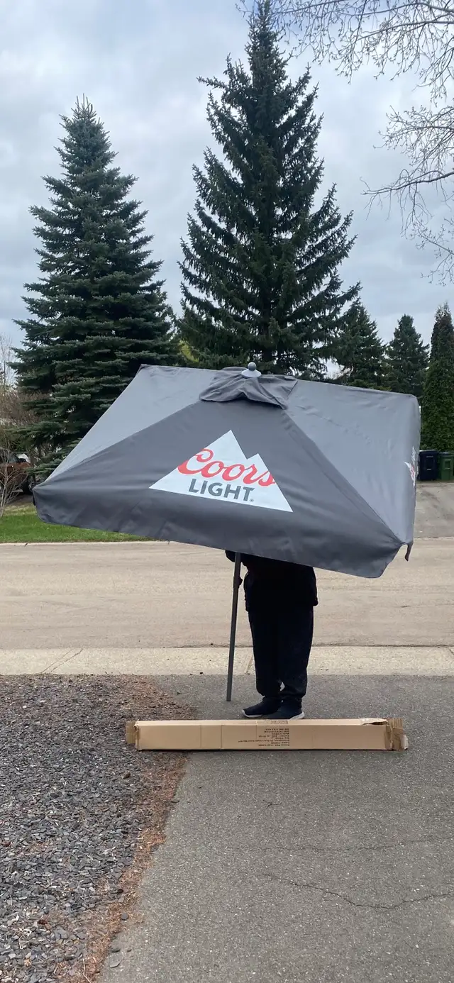 OUTDOOR UMBRELLA