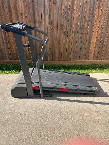 215S cadence weslo treadmill. - Photo 2