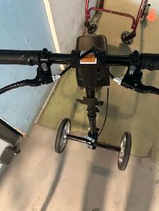 Elenker Knee Scooter - Photo 2