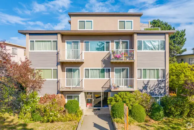 1 BEDROOM 1 BATHROOM SUITE MARPOLLE AREA - SELKIRK STREET
