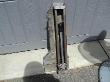 Tile Cutter ~ Aluminum ~ Jsut $20! CALLS ONLY PLEASE!