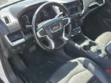 2024 GMC Terrain SLT GREAT COMPACT CROSSOVER SUV - Photo 14