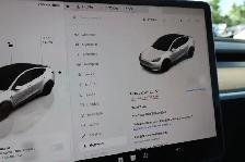 2022 Tesla Model Y - Photo 16
