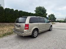 2009 Chrysler Town & Country 4dr Wgn Touring - Photo 3