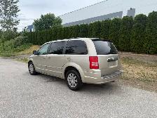 2009 Chrysler Town & Country 4dr Wgn Touring - Photo 4
