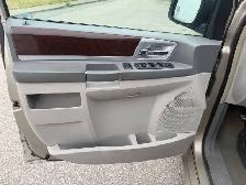2009 Chrysler Town & Country 4dr Wgn Touring - Photo 11