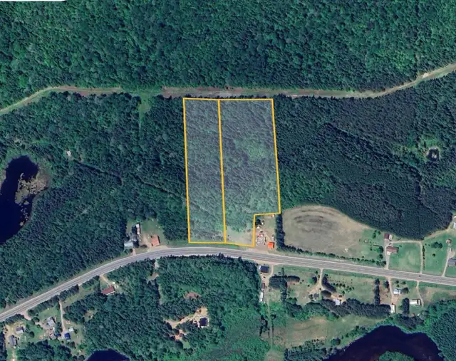 2 TERRAINS 10 ACRES - LA TUQUE