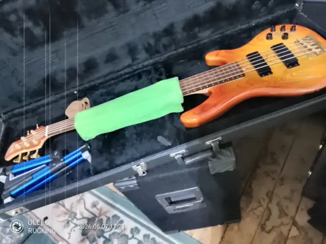 Yamaha 5 string Bass