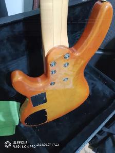 Yamaha 5 string Bass - Photo 6