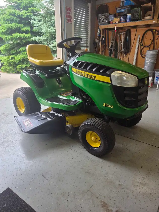 john deere e100